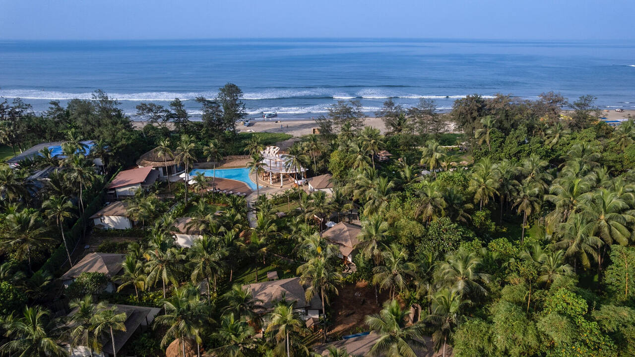 Luxury Beachfront 2 BHK Private Pool Villa photo 1