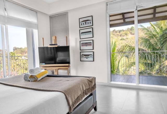Ultra Luxury 3 BHK Private Pool Penthouse photo 5