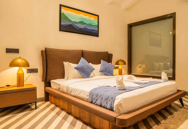Luxury 5 BHK Villa photo 3