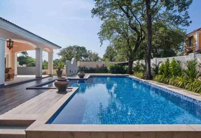 Ultra Luxury 6 BHK Private Pool Villa photo 2
