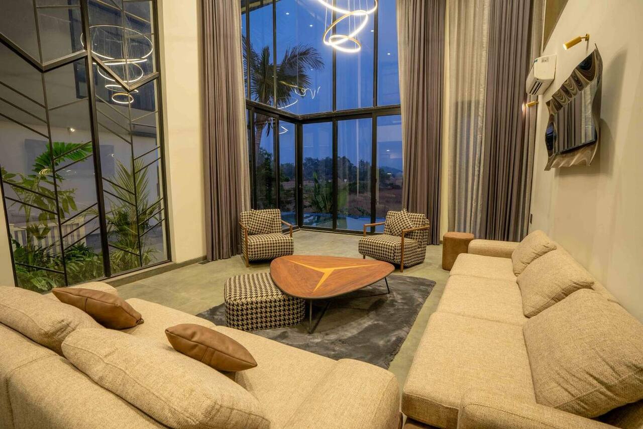 42 BHK Villa photo 1